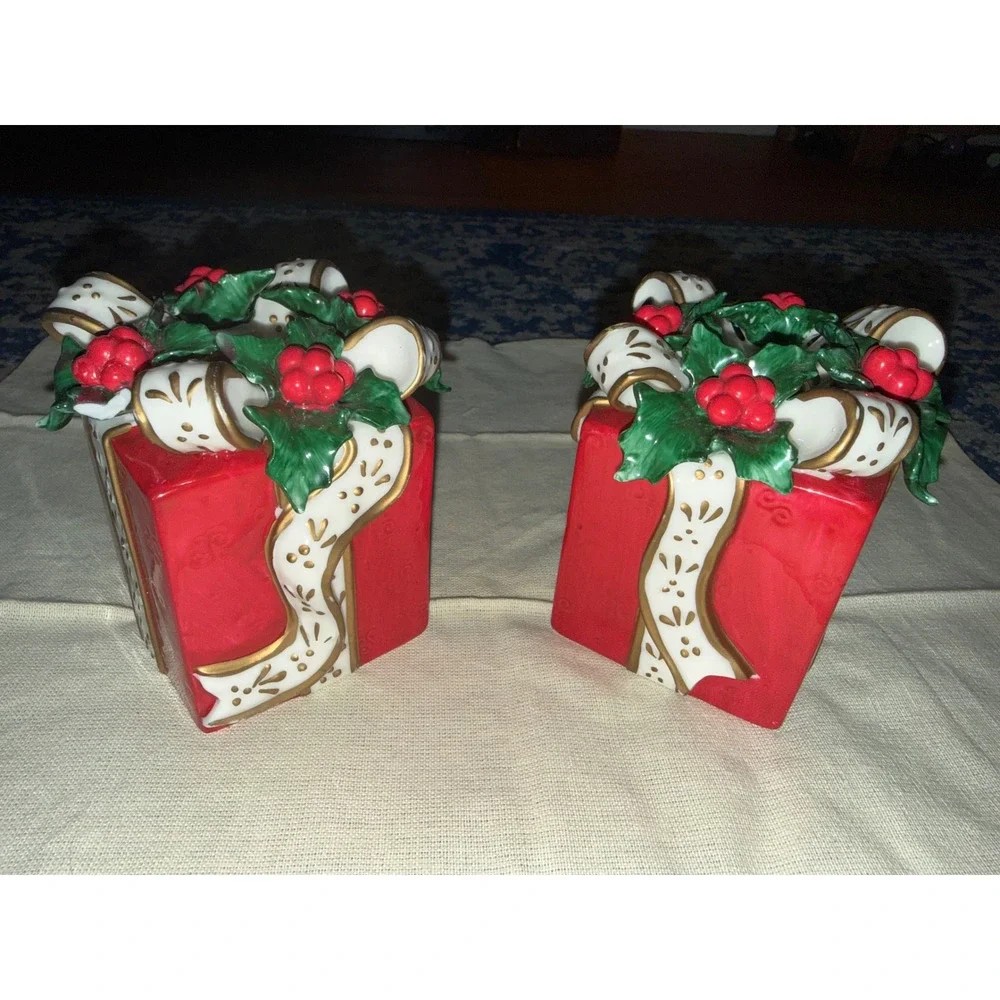 Vintage Avon 2001  Holly and Ribbon Ceramic Taper Candle Holders set of 2